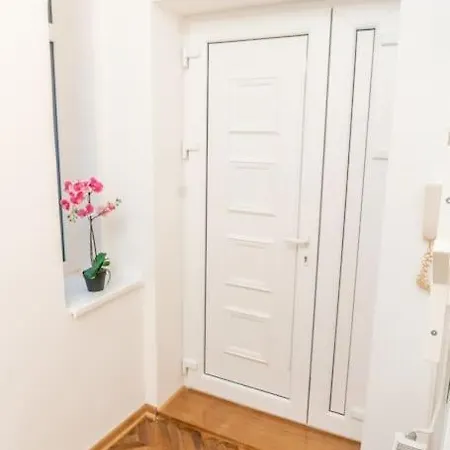 Central And Comfy 2Bdr Apartment Near Parliament Βελιγράδι Εξωτερικό φωτογραφία
