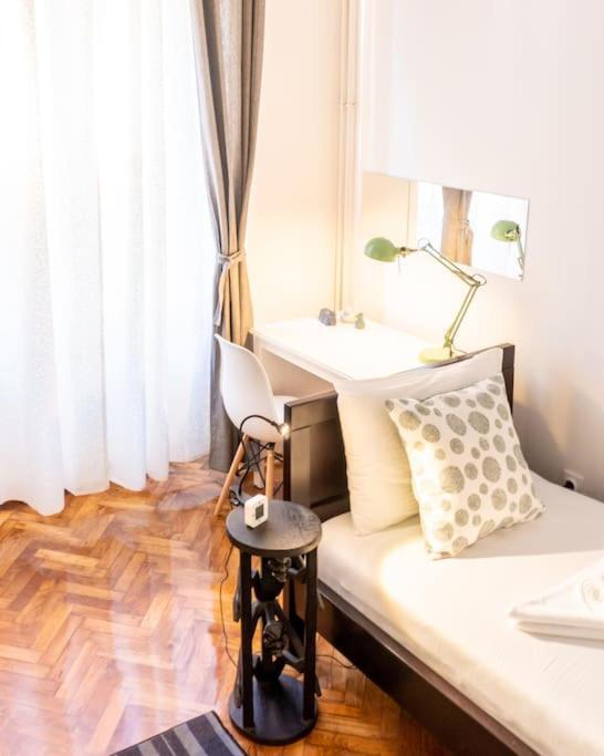 And Comfy 2bdr Near Parliament *