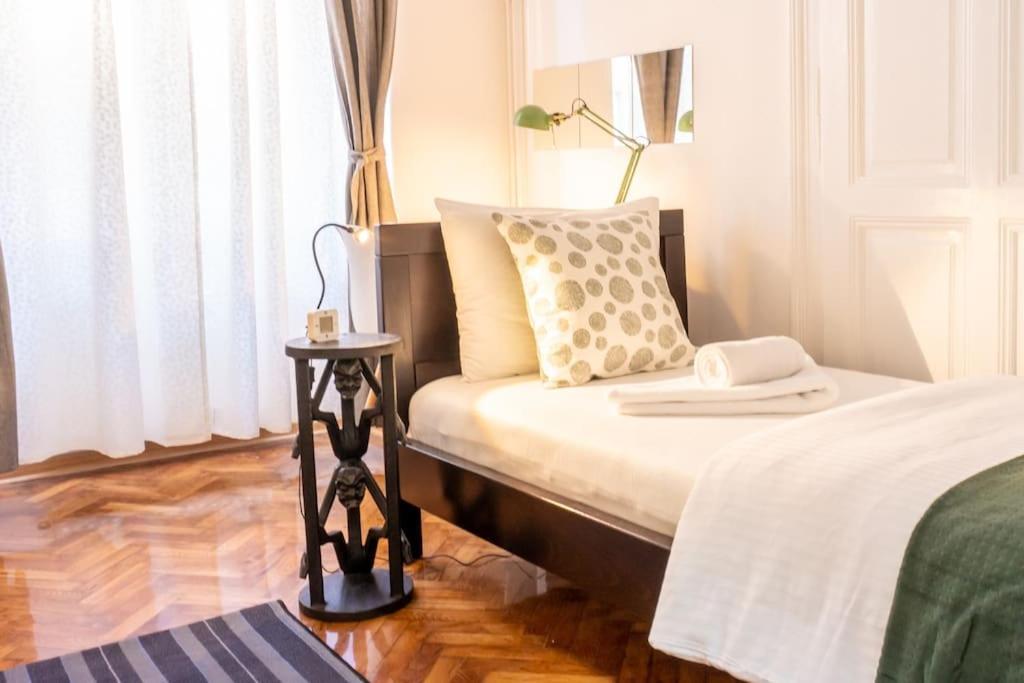 And Comfy 2bdr Near Parliament Διαμέρισμα