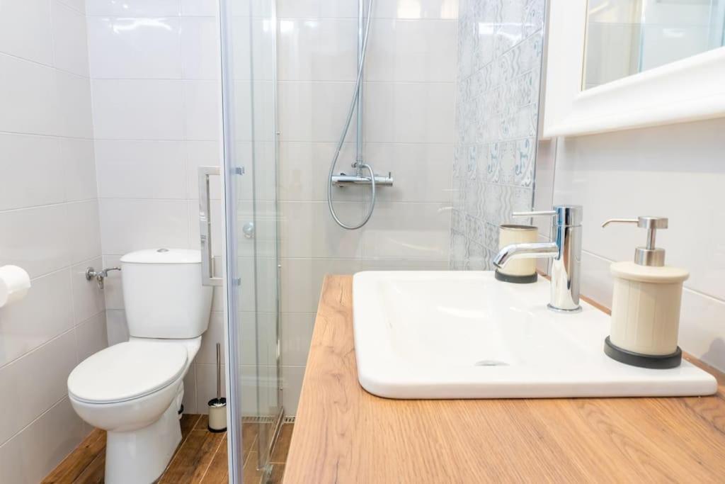 Διαμέρισμα And Comfy 2bdr Near Parliament *